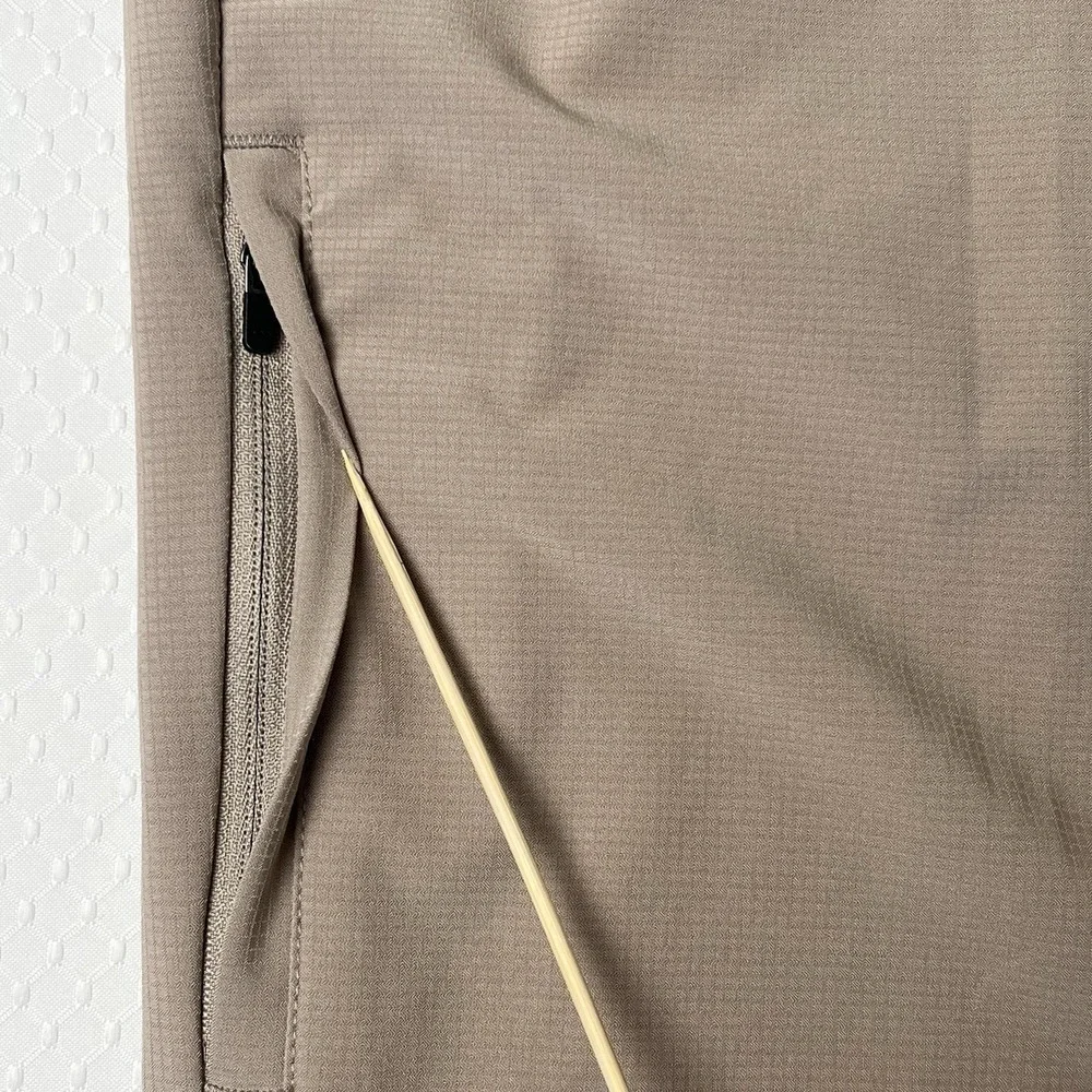 Eddie Bauer Mens‎ Tech Shorts XXL Khaki Flex Waist Four-Way Stretch UPF-30 Golf